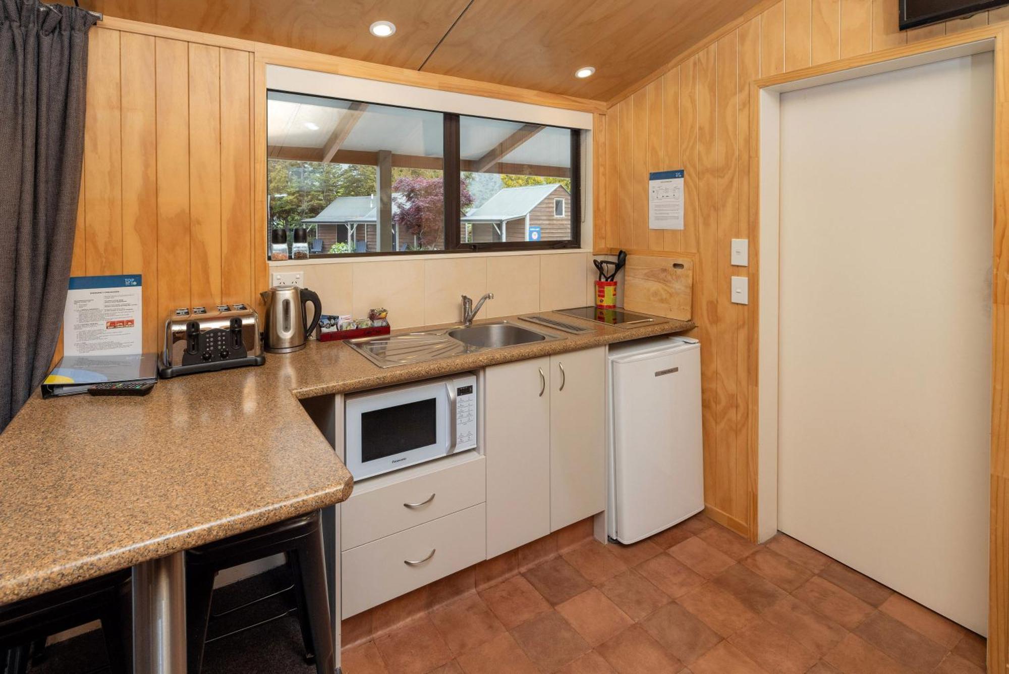 Queenstown Top 10 Holiday Park Exterior photo